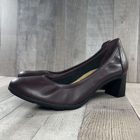 Clarks Collection Women's Neiley Pearl Slip-On Pumps Leather Burgundy Size 9.5 - Picture 1 of 10